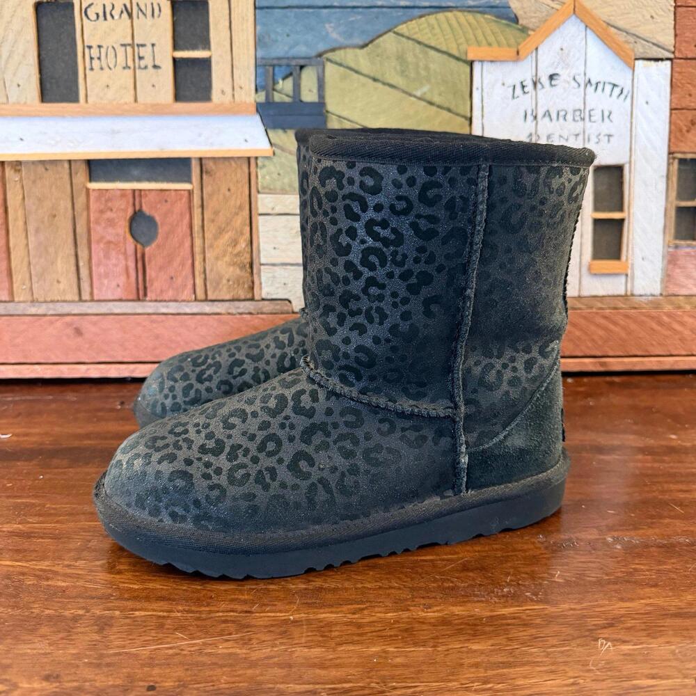 UGG‎ Classic II Glitter Leopard Boots 3